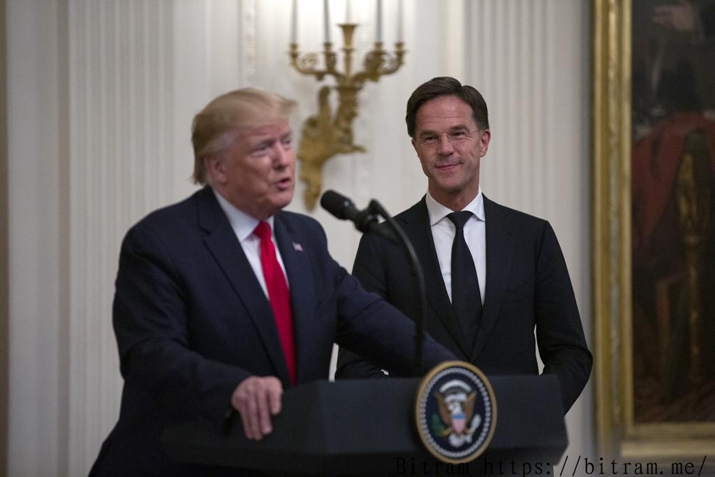 霍尔木兹海峡局势生变!特朗普强硬表态,黄金突破4500美元,原油单日暴跌逾4% 霍尔木兹海峡局势生变!特朗普强硬表态,黄金突破4500美元,原油单日暴跌逾4%